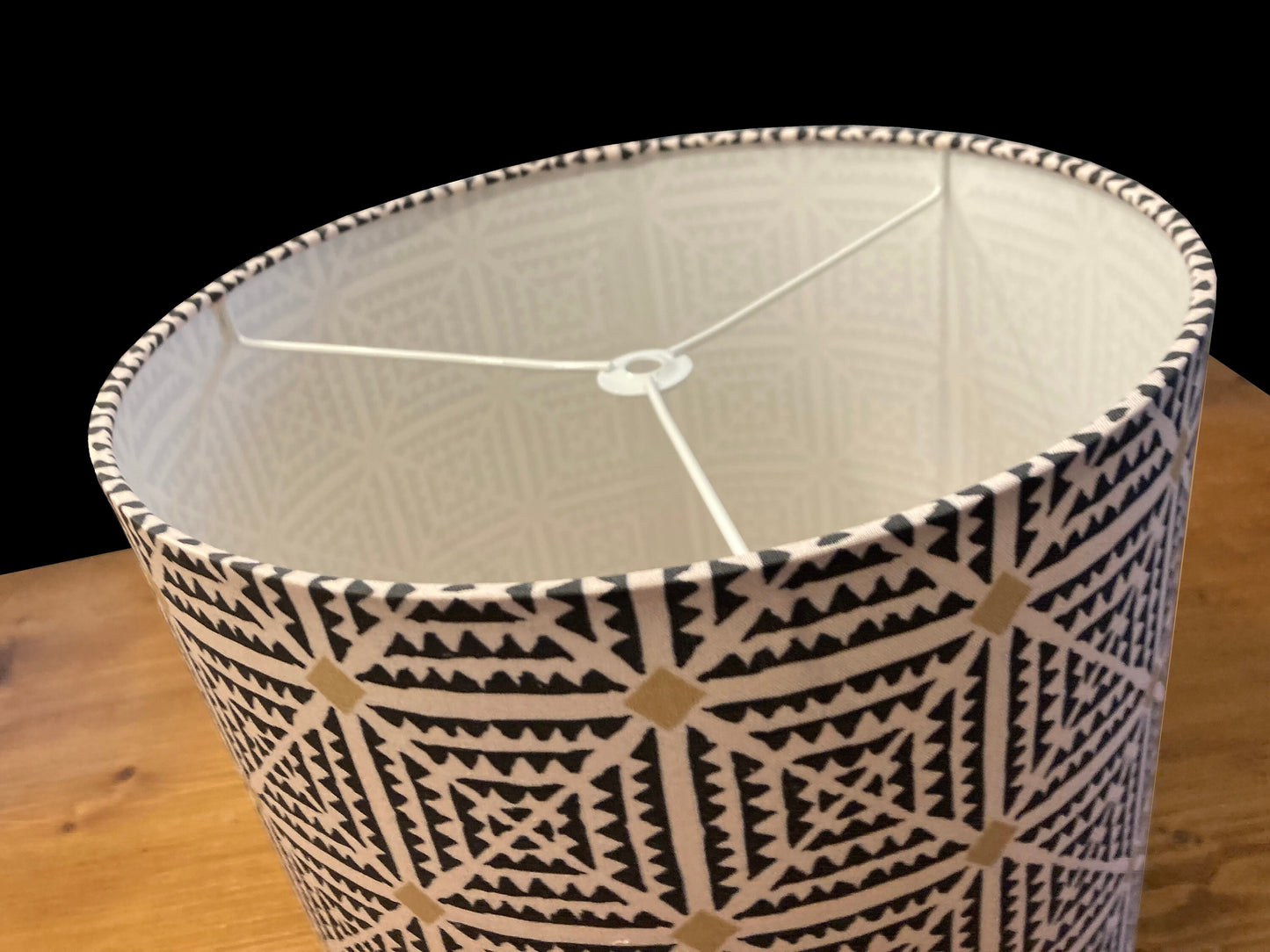 lampshade, lamp, shade, drum, geometric, classic, contemporary, modern. black, white